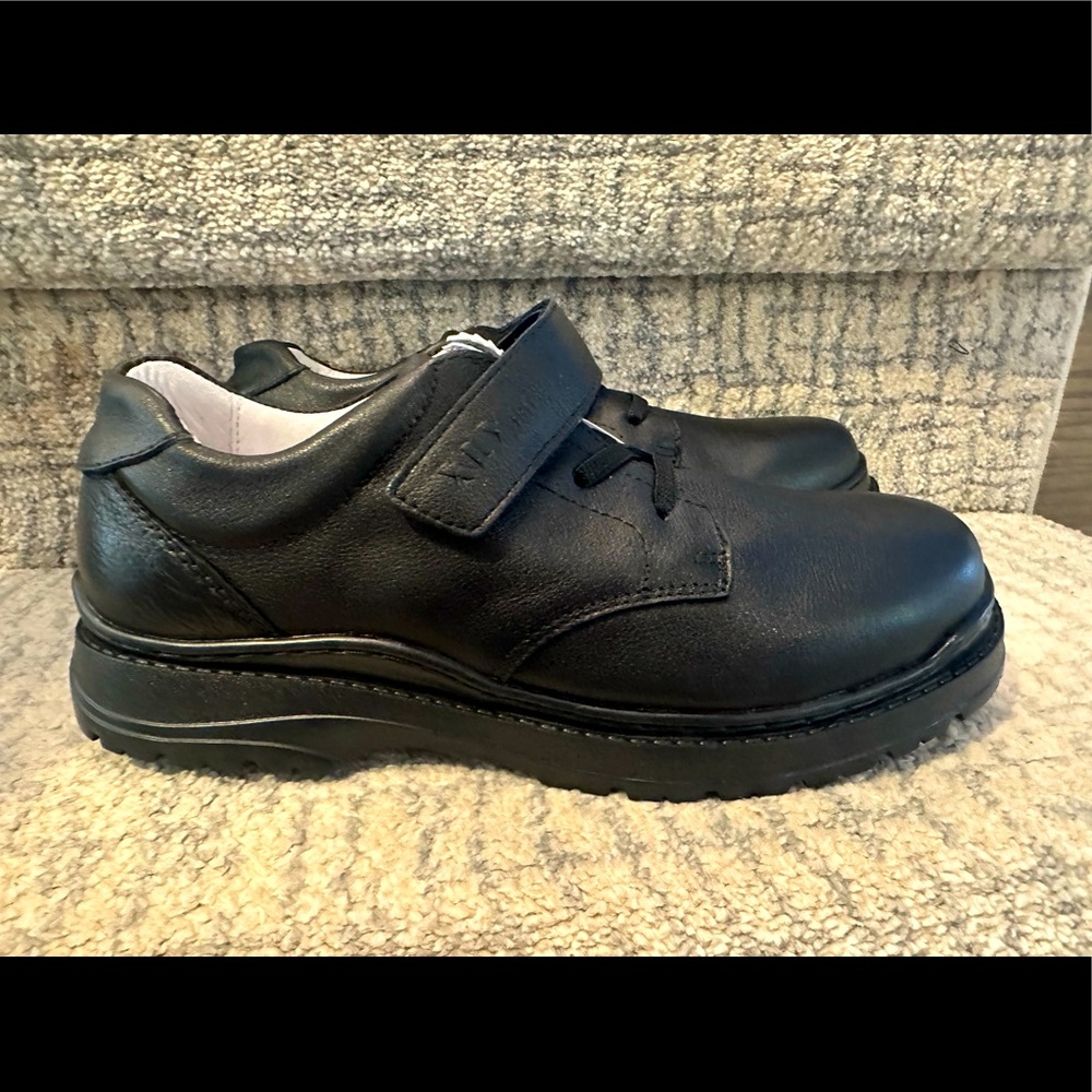 Brand new student uniform / dress shoes